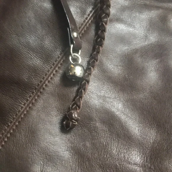 Brown leather bag with fun ‘fringe’ - Picture 3 of 7